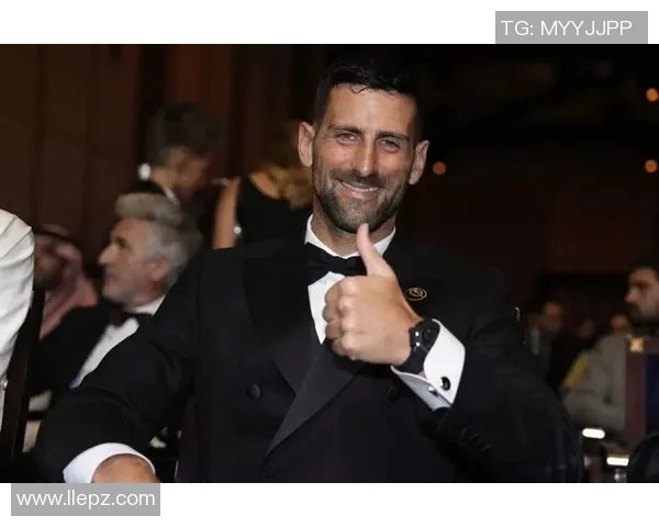 颁奖晚会揭晓足球明星荣耀时刻谁将成为最佳球员的焦点人物