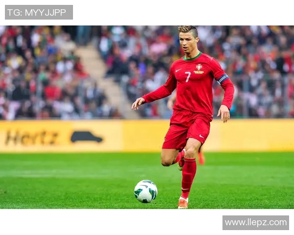 足球明星抢镜瞬间高清大图展现他们的风采与魅力