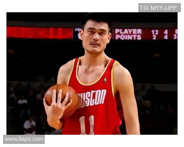 中国篮球巨星姚明的传奇人生与辉煌成就简介